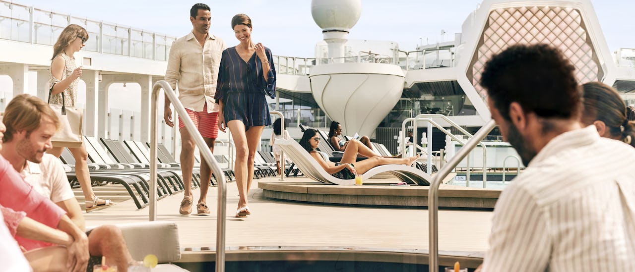 Auf dem Resort-Deck finden Sie einen der beliebtesten Orte – das Solarium nur für Erwachsene.