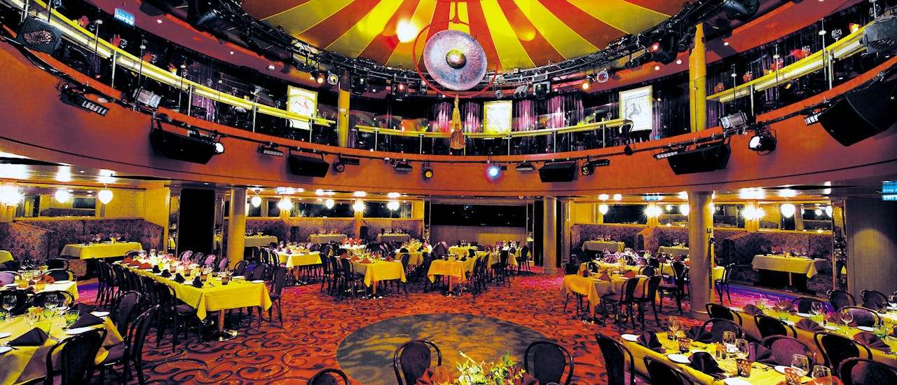 Dinner show Cirque, Dreams und Dinner