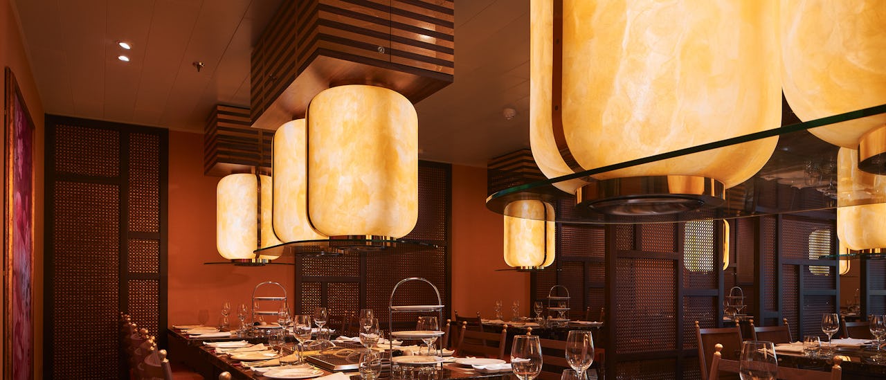 Werden Sie für einen Abend zum Chefkoch und kochen Sie Fleisch, Fisch oder Gemüse zu einer typisch chinesischen Brühe im Hot Pot!