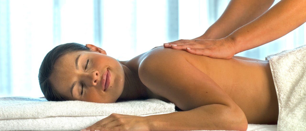 Gönnen Sie sich eine Massage im Spa