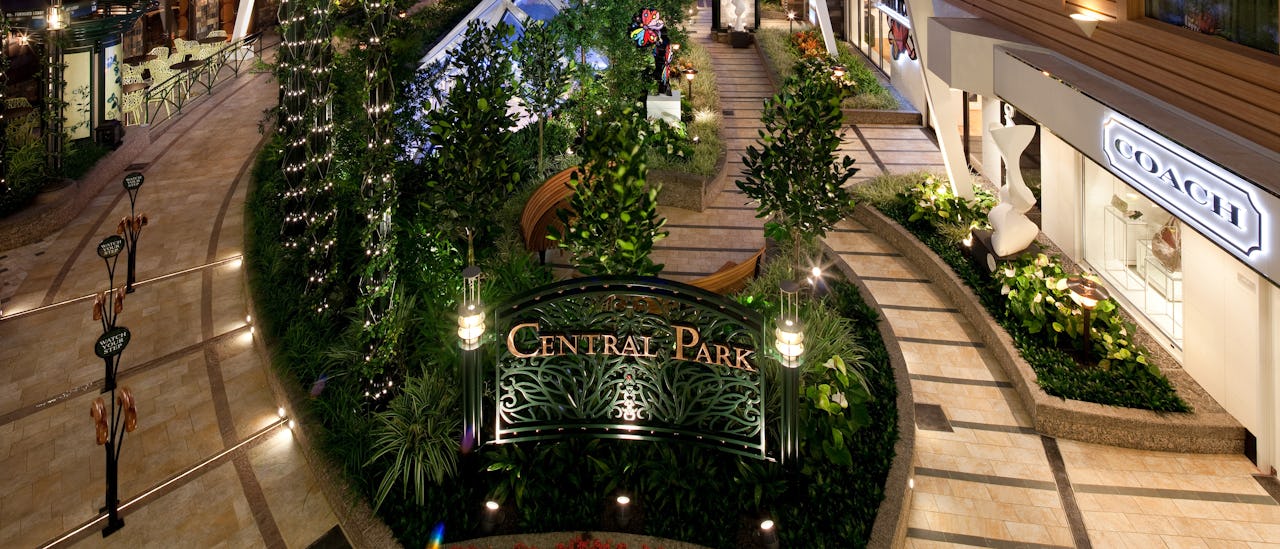Genießen Sie einen Spaziergang im "Central Park" mit mehr als 20.000 Pflanzen.