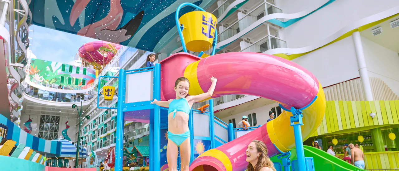 In Surfside erwarten Sie Splashaway Bay und Baby Bay sowie ein Karussell, Arcade-Spiele und Kinderclubs.