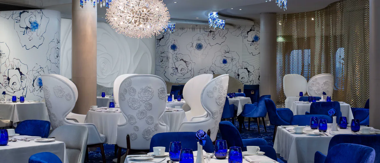 Das Restaurant Blu steht ausschließlich Gästen der Aquaclass-Kabinen zur Verfügung. Blu serviert gesundes Gourmet-Essen