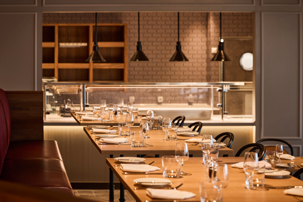 Sur Mer Bistrot ist ein französisches Bistro mit typisch Pariser Café-Flair
