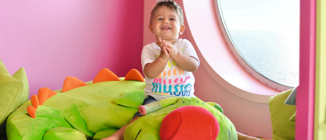 Im Babyzimmer finden Erwachsene und die jüngsten Gäste einen ganz besonderen Platz zum Spielen und Zusammensein