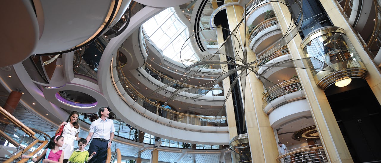 Das Atrium - das Herz des Schiffes