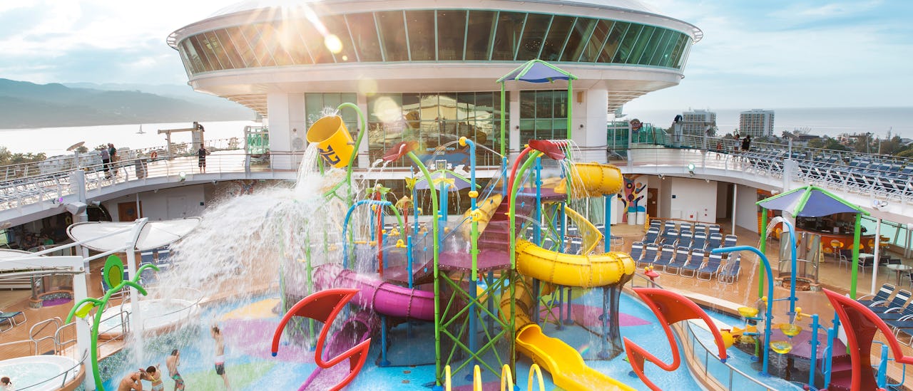 Kinder- und Jugendclubs inklusive.