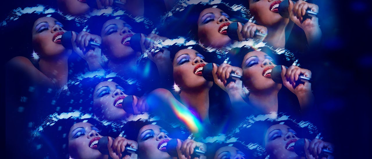 Tanzen Sie zu den Disco-Tagen bei Summer: Das Donna Summer Musical.