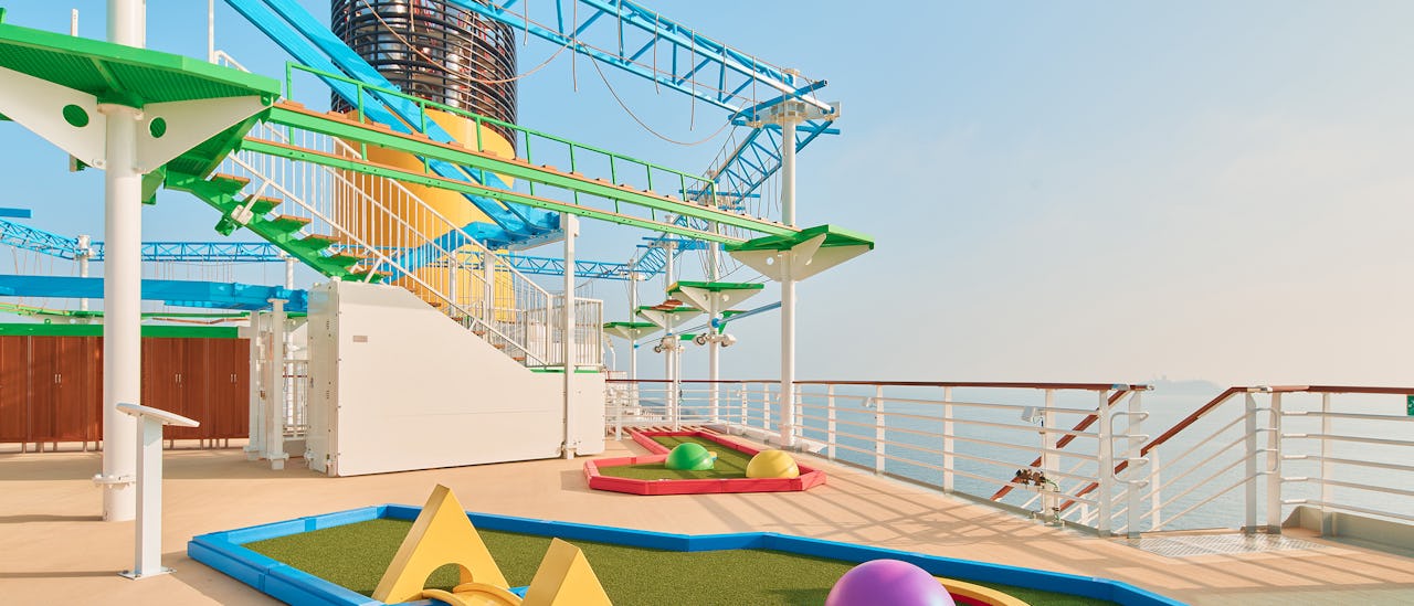 Spielen Sie Minigolf mit Ihrer Familie