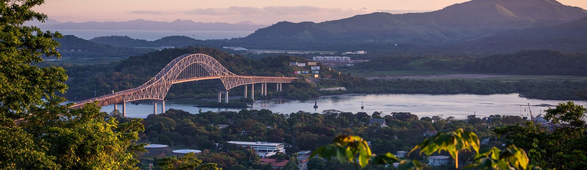 Kreuzfahrten durch den Panamakanal