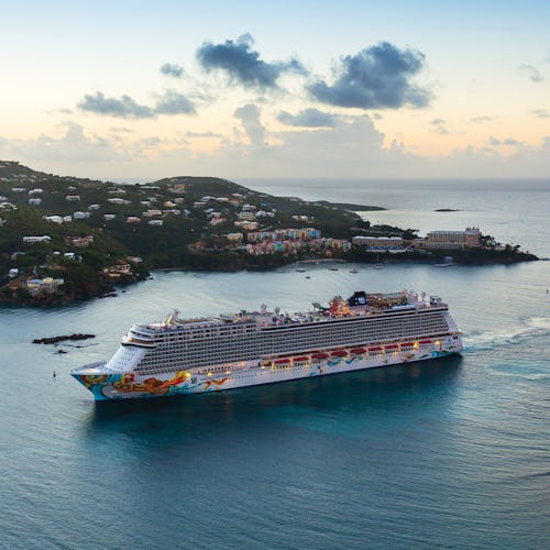 Große Kreuzfahrtschiffe